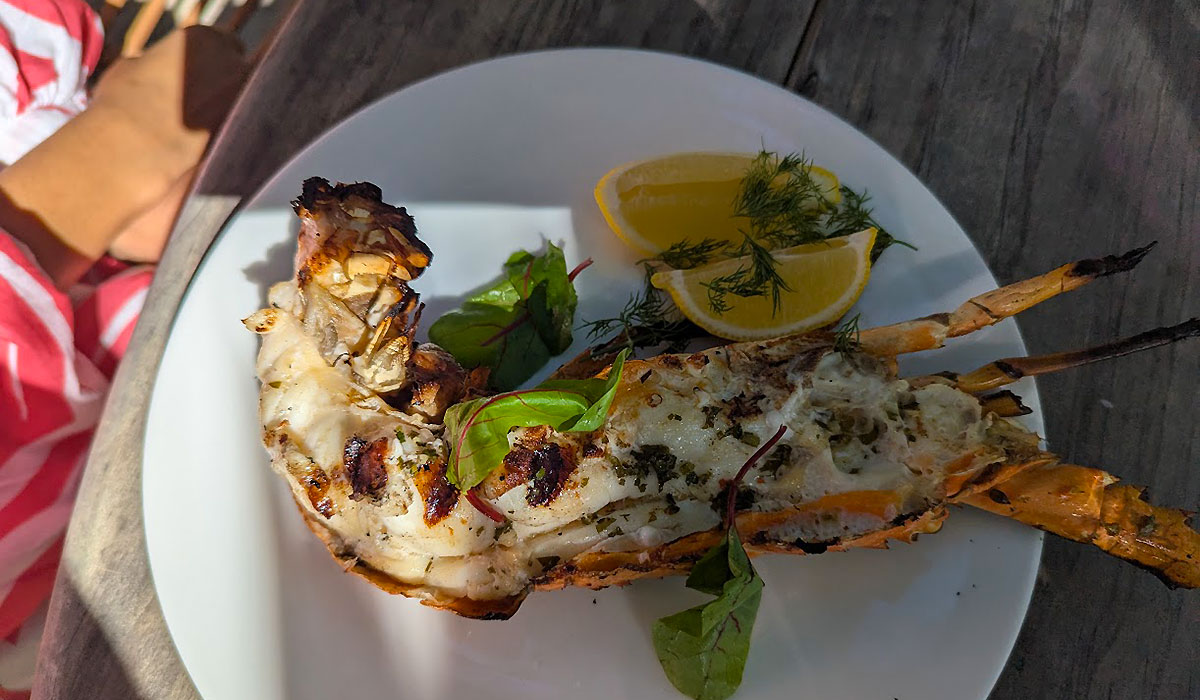 LUX* Belle Mare : L'Art de vivre tropical sublimé par la langouste et le Prosecco
